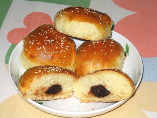 豆沙夹心面包的做法