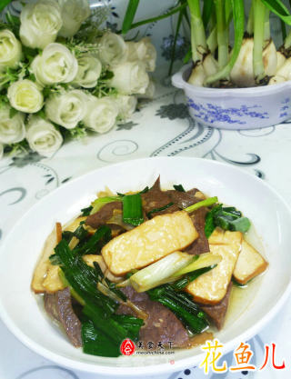 大蒜香干炒猪肺的做法