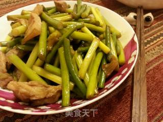 蒜薹炒肉的做法