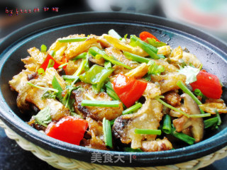 暖和煲仔菜--豉香腐竹鱼煲的做法