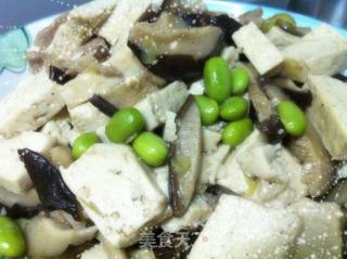 香菇毛豆肉片焖老豆腐的做法