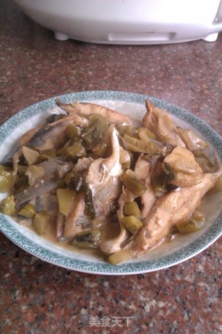 鲳鱼烧咸菜的做法