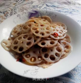 炝拌椒油藕片的做法
