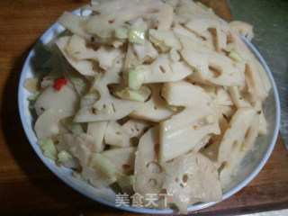 火麻油拌炒素莲藕的做法
