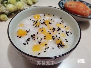 芝麻红薯粥的做法