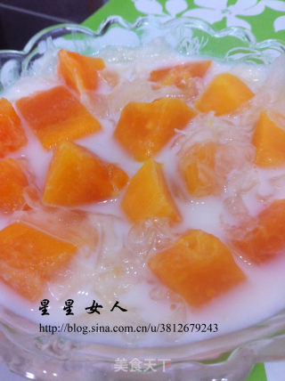 润肤养颜佳品—木瓜银耳炖牛奶