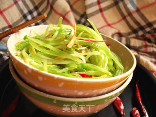 五分钟快手菜—莴笋拌金针菇