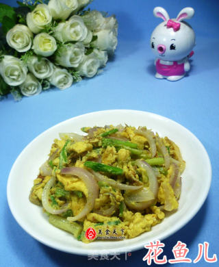 洋葱芹菜炒鸡蛋的做法