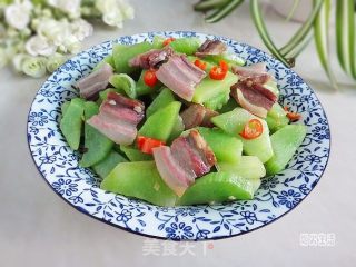 腊肉炒莴笋的做法