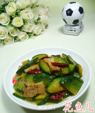 五花肉炒嫩南瓜的做法