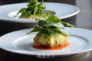 龙虾可丽饼配大豆苗莎拉和萝卜乳的做法