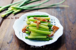 蒜苗炒腊肉的做法