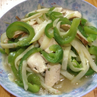 青椒茭白炒香干的做法