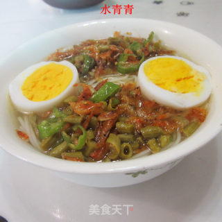 酸菜虾米挂面的做法