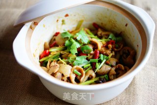 麻辣肥肠煲的做法