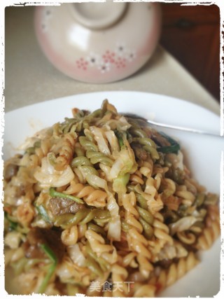 牛肉炒意面－－西餐中做，不想吃饭的日子，吃面条