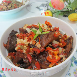 辣椒丁蒜米蒸鱼的做法