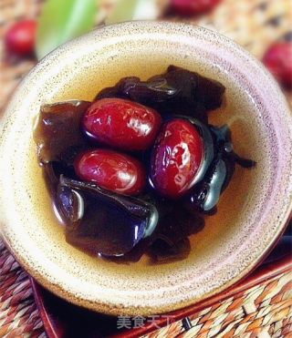 黑木耳红枣茶的做法