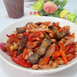 花生火腿炒腊肉的做法