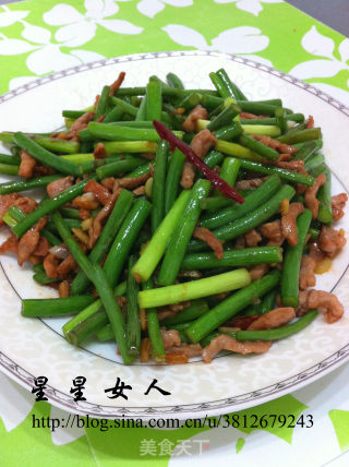 减肥也得吃点肉—蒜苔炒肉的做法