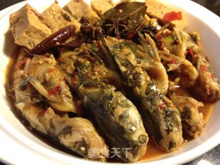 黄骨鱼焖豆腐的做法