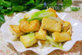 农家葱爆豆腐的做法
