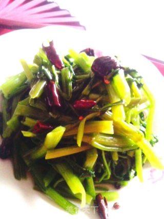 夏日激爽凉菜---炝空心菜的做法