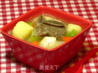 土豆红萝卜牛小排炖汤的做法