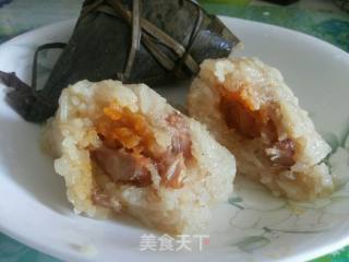 咸蛋肉粽的做法