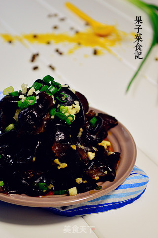 葱香拌木耳的做法
