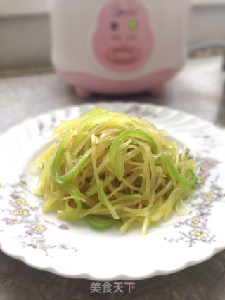 爽口素菜————青椒土豆丝的做法