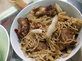 排骨焖面的做法