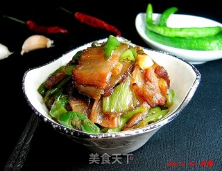 尖椒炒腊肉的做法