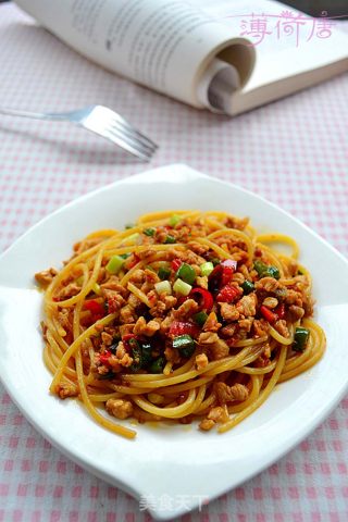 双椒肉沫拌意面