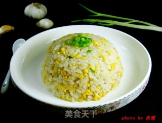 蒜香蛋炒饭的做法