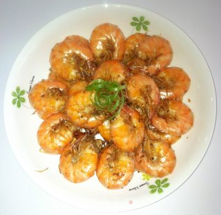 黄油蒜蓉虾的做法