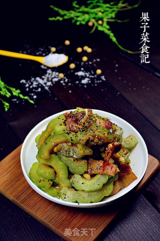 苦瓜炒五花肉片的做法