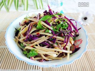 紫包菜拌土豆丝的做法
