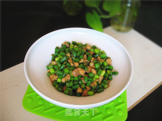 快手菜--[蒜薹肉沫]