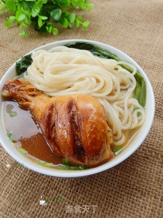 卤鸡腿面的做法