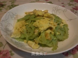 苦瓜炒鸡蛋的做法