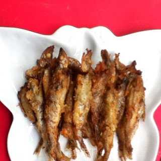 酥炸多春鱼的做法