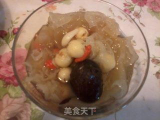 银耳莲子糖水的做法