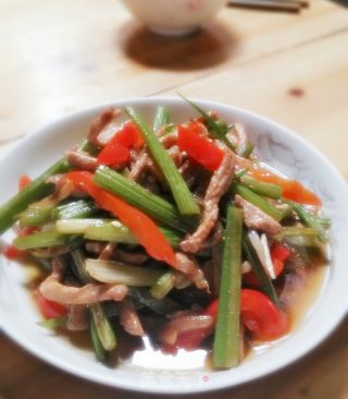 香芹炒肉丝的做法