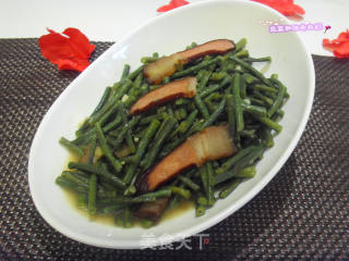 腊肉炒豇豆的做法