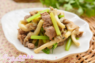 夏季营养---袖珍菇炒肉片的做法