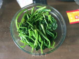 凉拌菠菜---减肥餐、补血餐首选