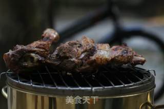 桶仔焖烤羊腿的做法