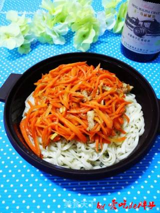 胡萝卜肉丝拌面的做法