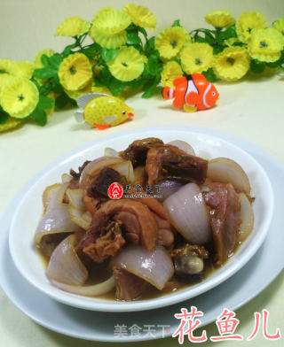 洋葱炒腊鸡腿的做法